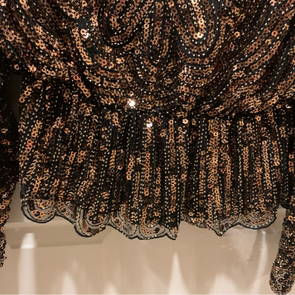 ENDLESS ROSE Long Sleeve V-Neck Gold Black Ruffled Hem Sequins Evening Top Sz M - Picture 7 of 8
